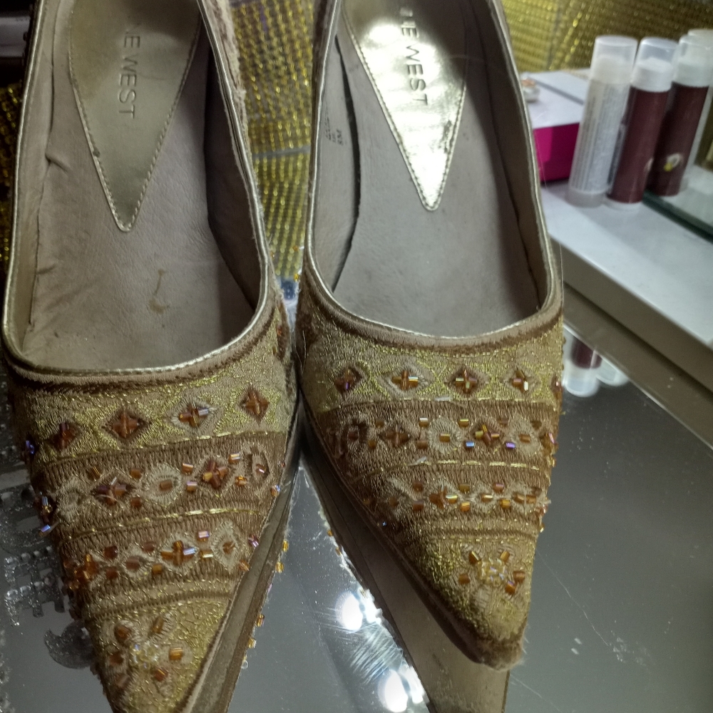 Shoe - Picture 3 of 5
